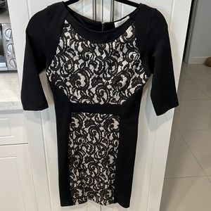 Woman’s Zara dress mid sleeve/mid length 98% polyester, 2% elastane, Size medium